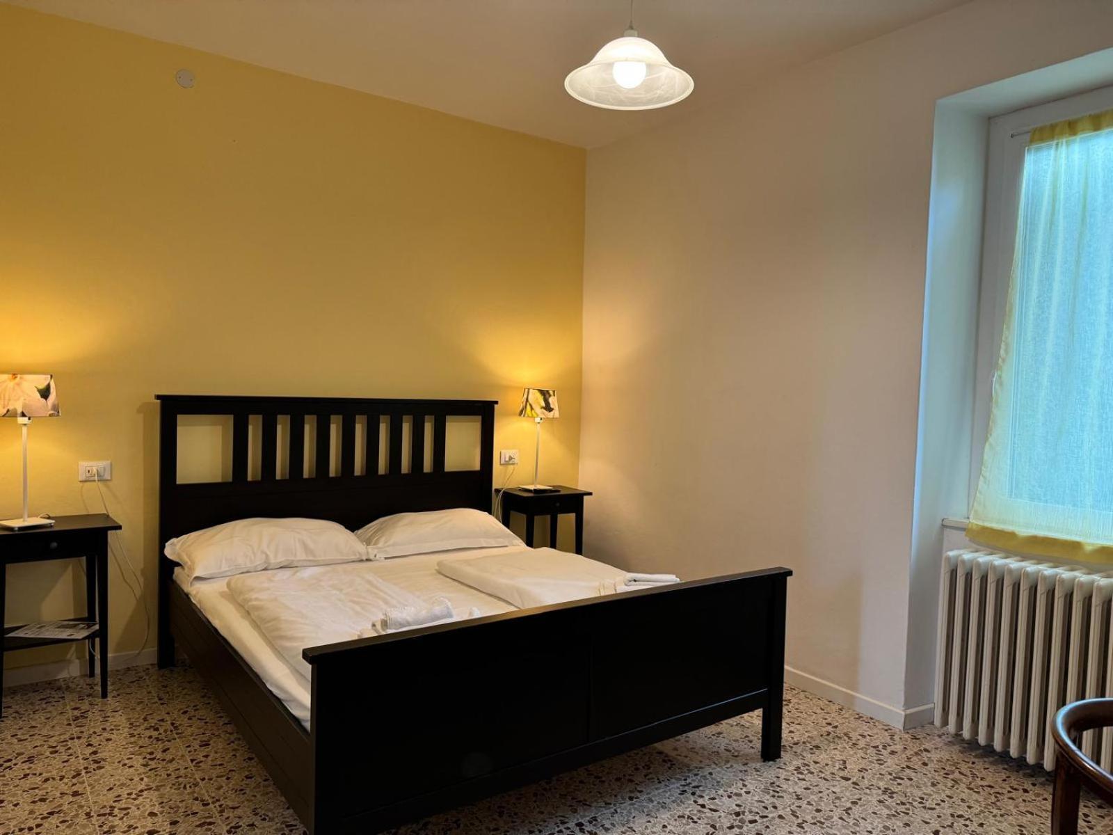 Pra De La Fam Bed & Breakfast *