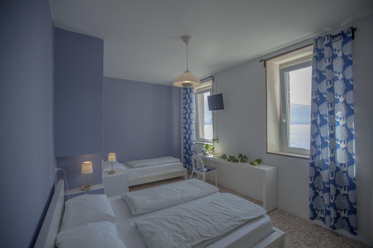 Pra De La Fam Bed & Breakfast *